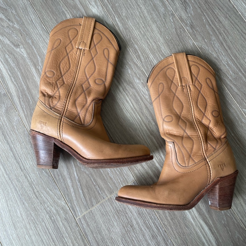 FRYE Vintage Women’s Tan Western Cowboy Boots Midcalf Leather Butterscotch 7.5B - Picture 6 of 6